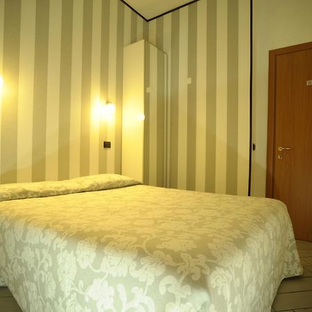 Le Stanze Di Francesco Hotel Roma Ngoại thất bức ảnh