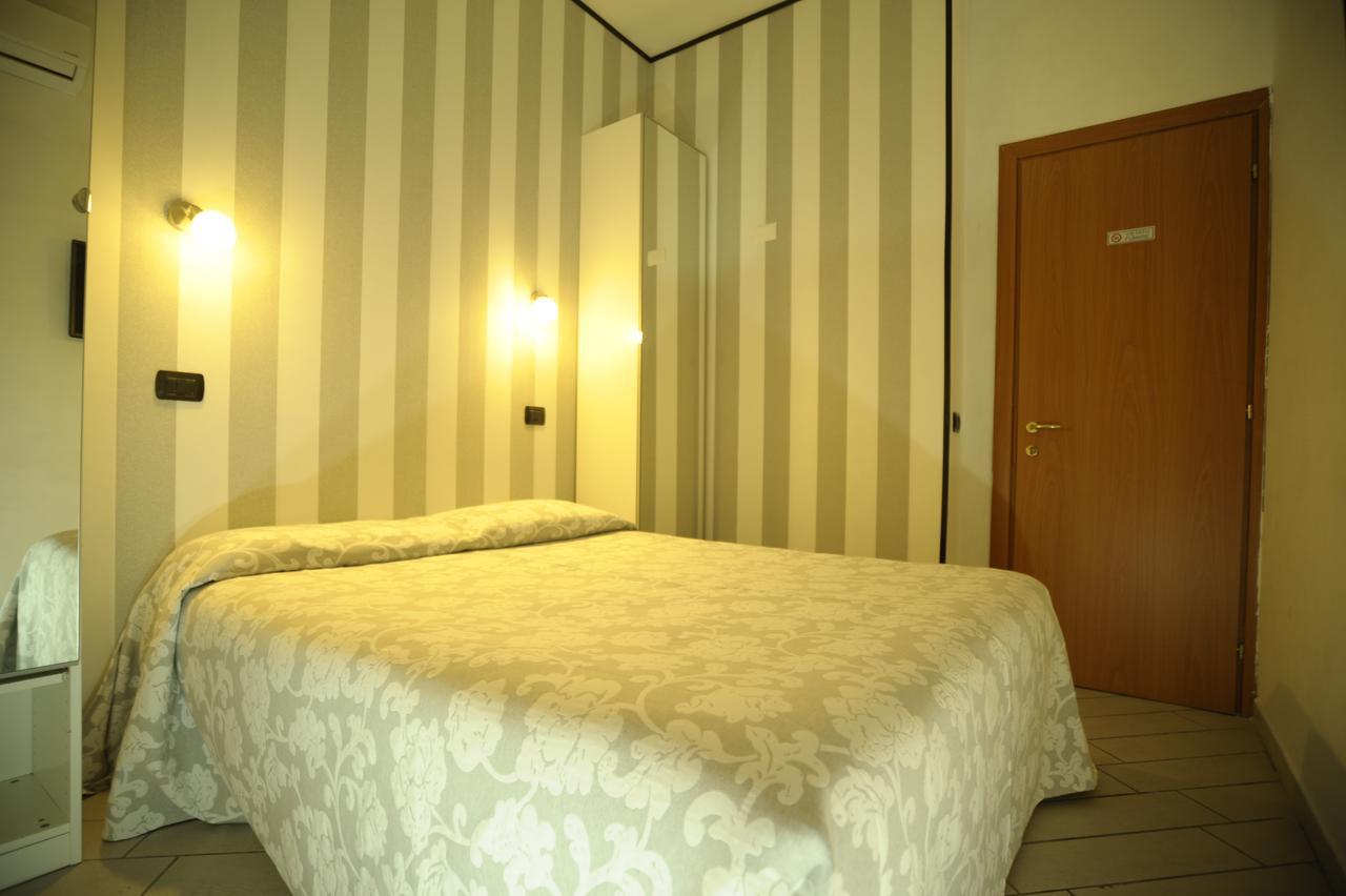 Le Stanze Di Francesco Hotel Roma Ngoại thất bức ảnh